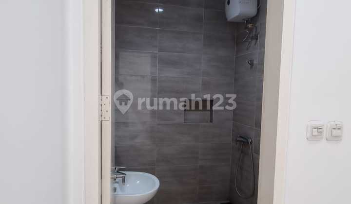 For Rent: House in San Lorenzo Gading Serpong, North Facing 2