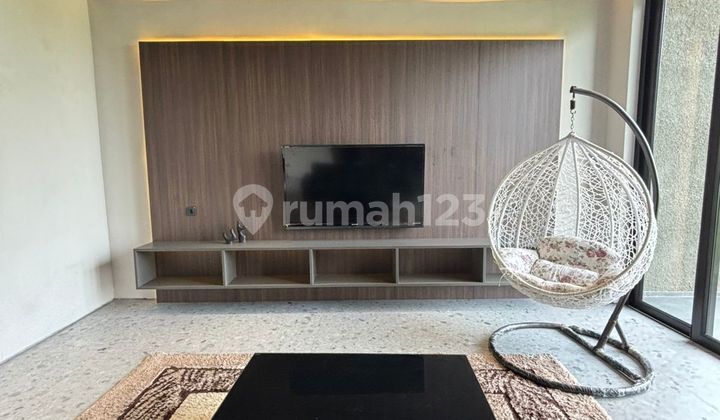 FOR SALE NICE SEMI-FURNISHED HOUSE FERONIA GARDEN IN ALAM SUTERA 2