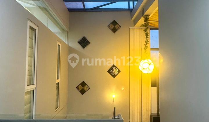 Permata Buana House Swimming Pool in Good Condition 2