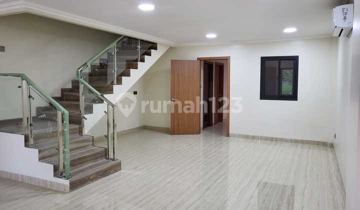 Turun Harga Rumah Minimalis Puri Botanical Hadap Selatan