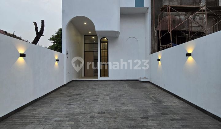 Brand New Rumah Modern Meruya 2