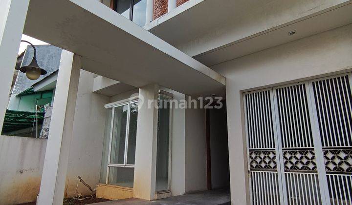 Lepas Cepat Rumah Minimalis Intercon, dekat taman 1