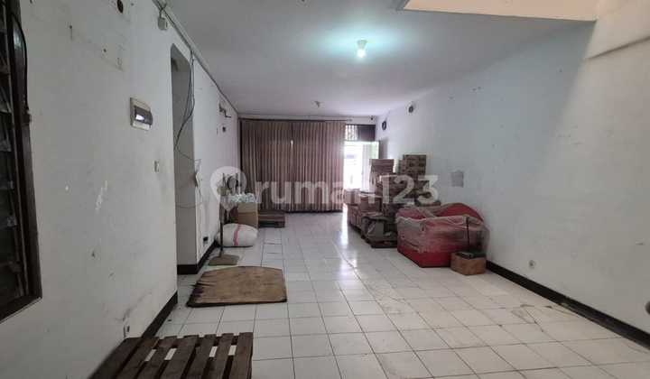 Suitable for Rebuilding a South-Facing Puri Indah House.