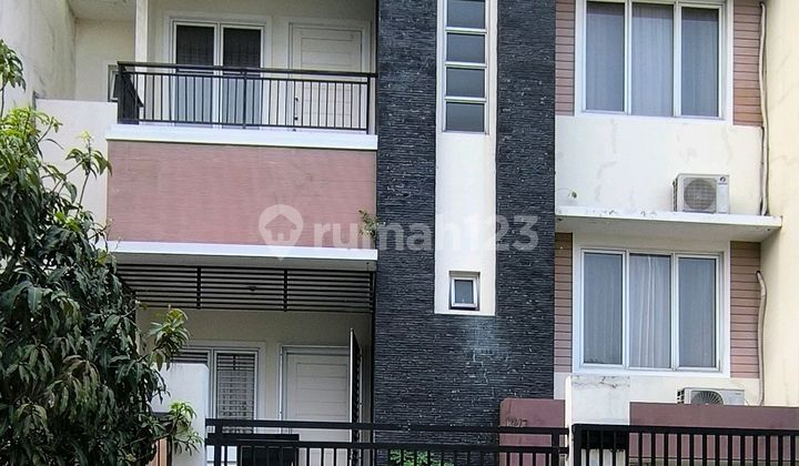 Rumah Sewa Minimalis Permata Buana Lokasi bagus  1