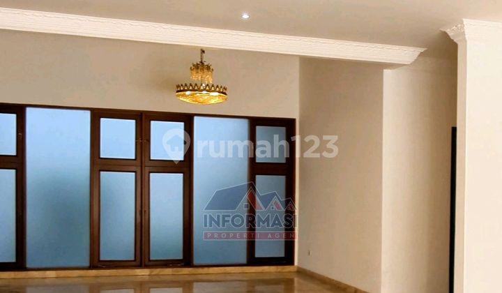 Rumah Permata Hijau Swimming Pool 2