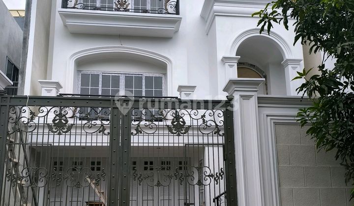 Brand New Rumah Permata Buana Hadap Timur