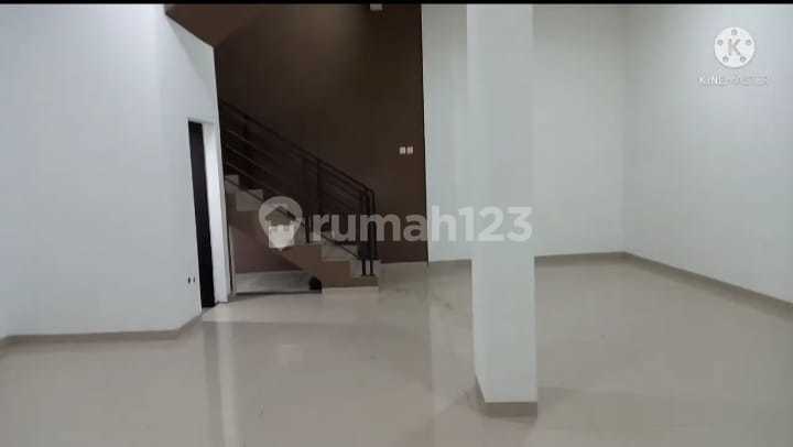 Adjacent Shophouse Kembangan Suitable for Business 2
