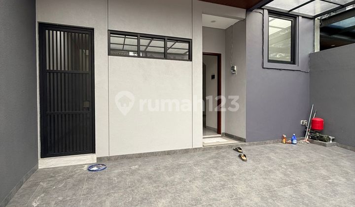 Brand New Minimalis Kedoya Baru Brand New Minimalis Kedoya Baru