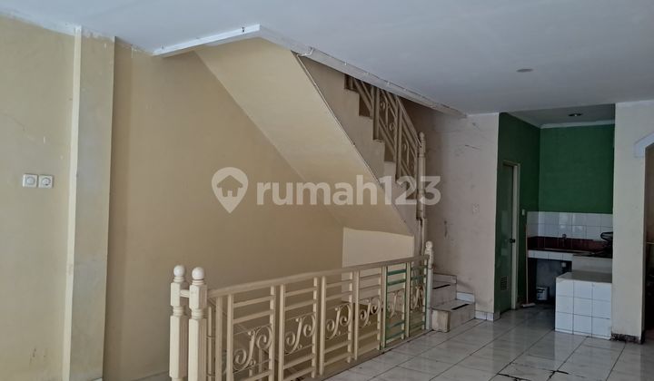 Rarely Available Shop for Rent at Permata Buana, Suitable for Business 2