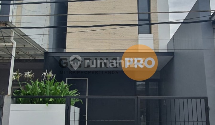 Dijual Rumah Baru Taman Ratu 3 Lantai Siap Huni