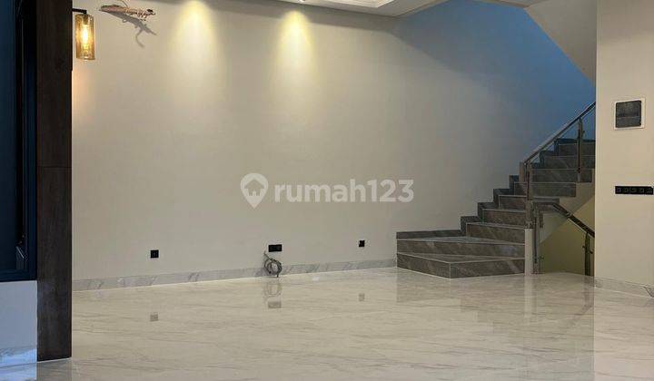 Jual Rumah Permata Buana Brand New 3 Lantai Bagus 1