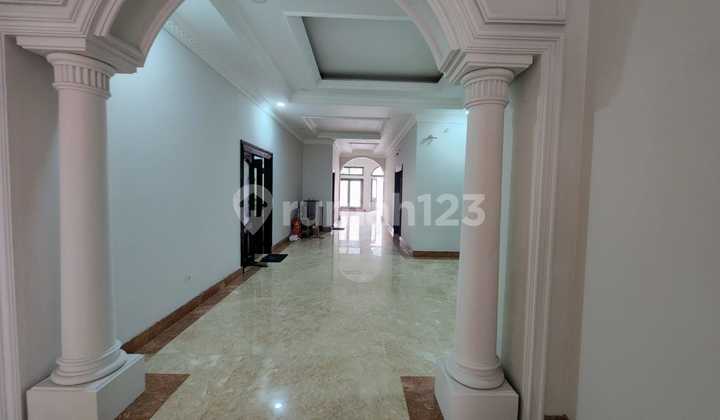 Langka Jual Rumah Mewah di Menteng Bagus 2