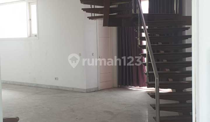 For Sale Beach House Mutiara, North Jakarta, With Swimming Pool And Dock, Rare Find. 2