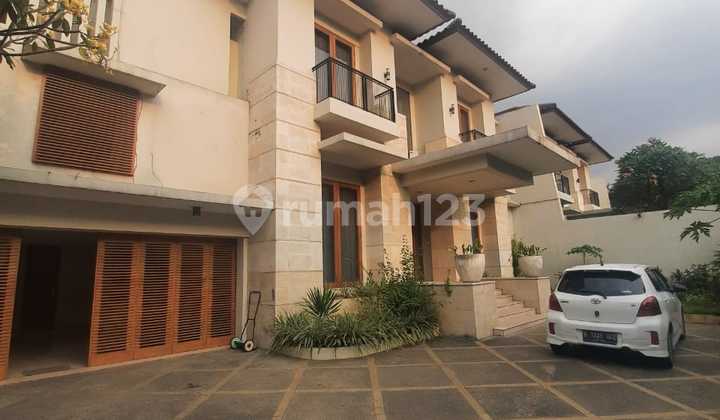 Dijual Rumah Kemang Ada Kolam Renang Siap Huni Dijual Rumah Kemang Ada Kolam Renang Siap Huni