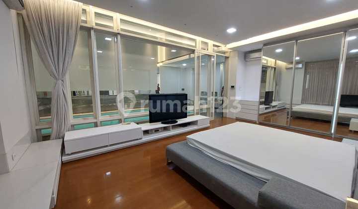 Rumah Mewah Garden House PIK view danau full marmer