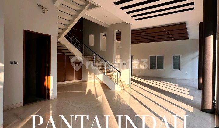 House. Strategic Location with Swimming Pool Near PIK Hospital House. Strategic Location with Swimming Pool Near PIK Hospital