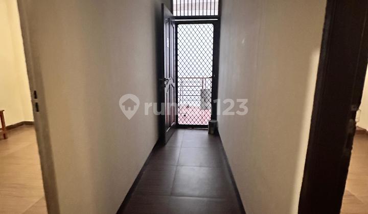 For sale, ready-to-occupy house in Gading Kirana, Kelapa Gading, rarely available. 2