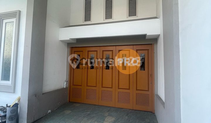 Jual RUMAH MANGGA BESAR RAYA 3lantai rapi siap huni