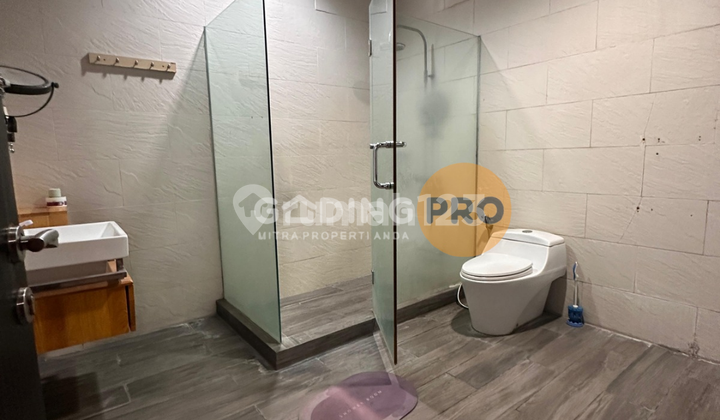 Rumah Murah Bangunan 3 Lantai Siap Huni  2