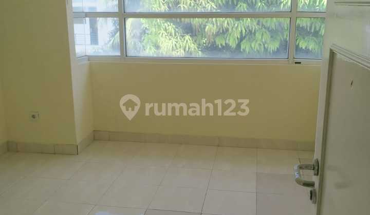 Dijual Rumah Cantik Hadap Utara Jalan Lebar Harga Termurah di City Resort 2