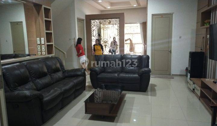 DISEWAKAN RUMAH BAGUS SEMI FURNISH LOKASI TERBAIK DI DAAN MOGOT BARU