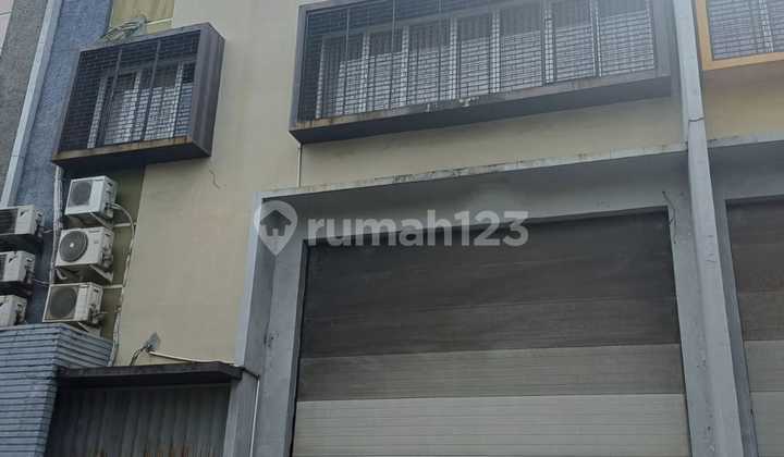 GOOD WAREHOUSE AND OFFICE FACING SOUTHEAST ON A WIDE ROAD, CHEAPEST SALE IN ERA PRIMA DAAN MOGOT GOOD WAREHOUSE AND OFFICE FACING SOUTHEAST ON A WIDE ROAD, CHEAPEST SALE IN ERA PRIMA DAAN MOGOT