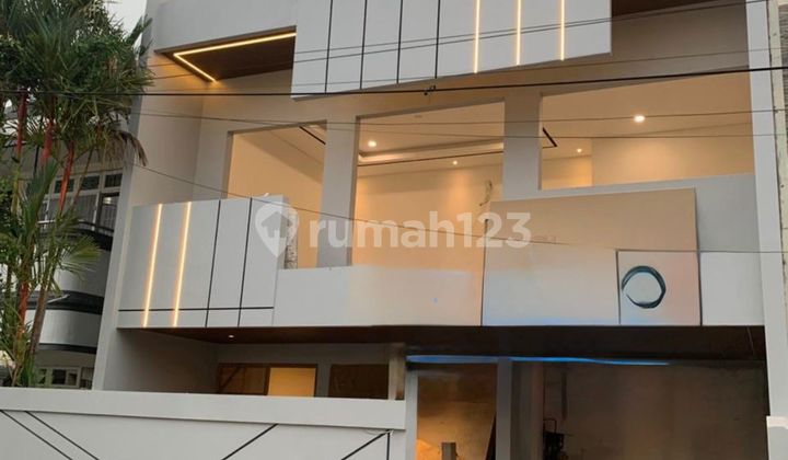 FOR SALE: NEW MINIMALIST 3-STORY HOUSE FACING NORTHEAST, CHEAPEST IN TAMAN PALEM LESTARI 1