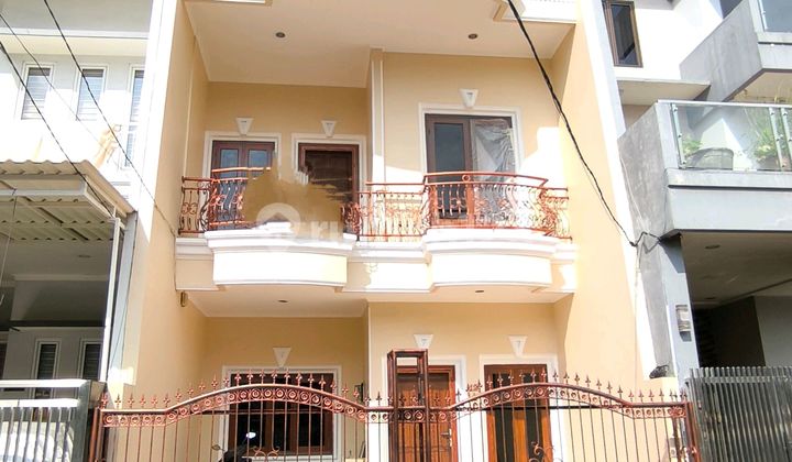 Dijual Rumah Bagus Siap Huni Jarang Ada Lokasi Bagus di Taman Surya 3