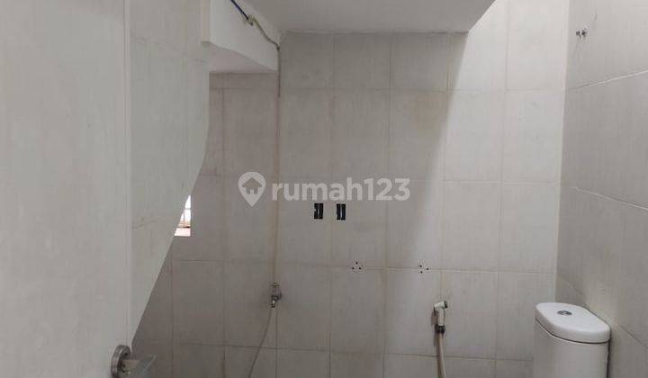 Rumah Bagus SHM Hadap Tenggara Harga Termurah di Golden Palm 4