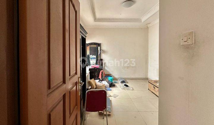 Rumah Classic Hadap Barat Daya Lokasi Bagus Di Taman Palem Lestari 2