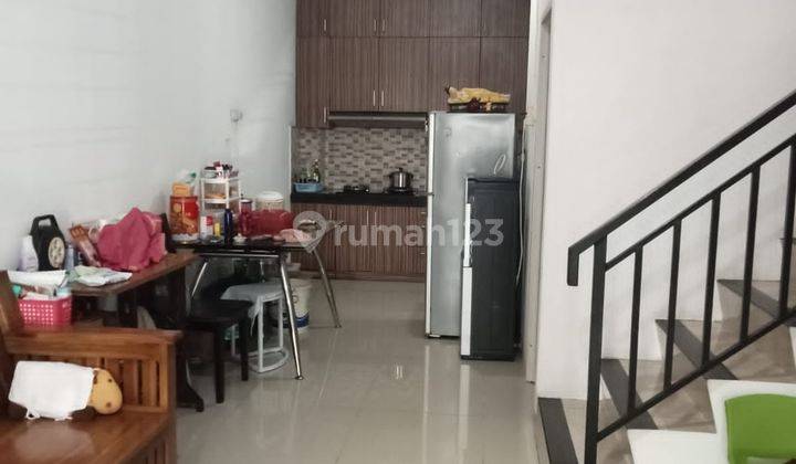 Rumah Full Renovasi Hadap Timur Laut Jalan Lebar Di Golden Palm 1