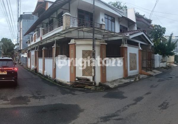 Dijual Rumah Lokasi Bagus Hadap Selatan Jual Murah Jarang Ada di Tanjung Duren