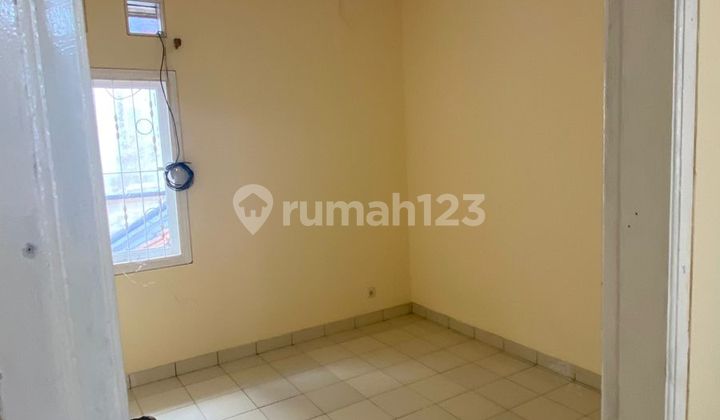 DISEWAKAN RUMAH BAGUS LOKASI TERBAIK HARGA MURAH SANGAT LANGKA DI TAMAN PALEM LESTARI 2