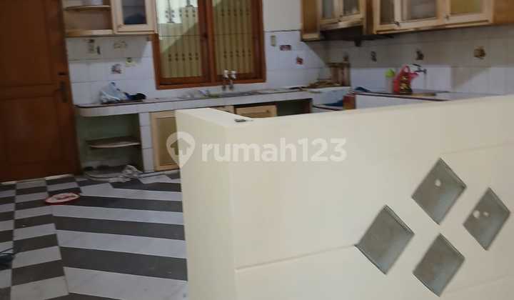 Dijual Rumah Besar Hadap Barat Bebas Banjir Jual Termurah di Duta Garden 2