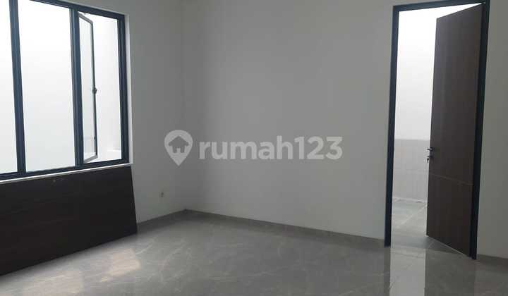 FOR SALE MINIMALIST HOUSE FACING SOUTH IN FRONT OF PARK CHEAPEST PRICE IN ALAM SUTERA 2