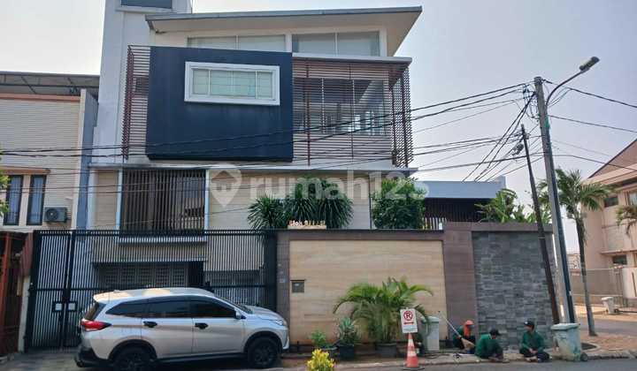Dijual Rumah Mewah Minimalis Hook Hadap Timur Laut Jual Murah di Citra Garden 2 Extension