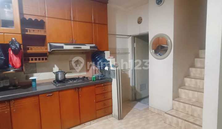 DIJUAL RUMAH SIAP HUNI LOKASI BAGUS HADAP BARAT LAUT TERMURAH DI TAMAN PALEM 2