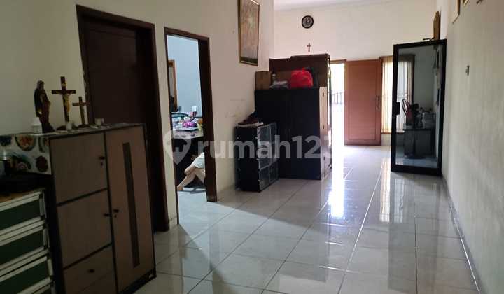 Dijual Rumah Cantik Minimalis Hadap Utara. Murah di Jalan Utama Taman Surya 2