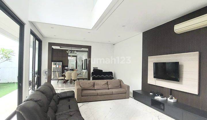 Rumah Besar Modern Minimalis Hadap Selatan Jarang Ada Di Sutera Buana 1