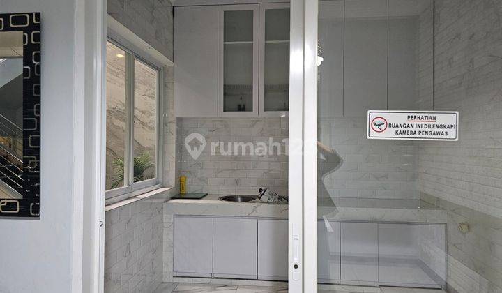 Rumah Mewah Full Renovasi Akses Jalan Utama Harga Paling Murah Di Daan Mogot Baru 2