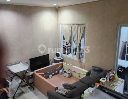 Dijual Rumah Full Renovasi Hadap Tenggara Harga Temrurah di Trimezia Gading Serpong