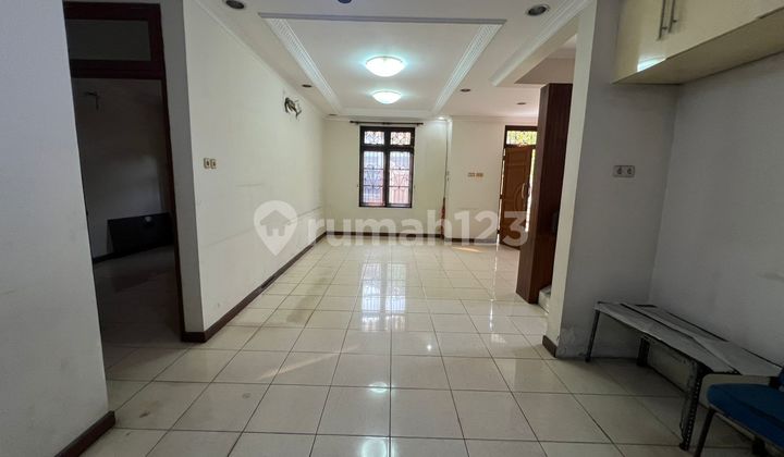 Dijual Rumah Hook Lokasi Bagus Jual Termurah di Taman Palem Lestari 1