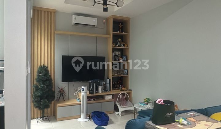 DIJUAL RUMAH BAGUS FULL RENOVASI DAN FURNISH HADAP TIMUR DI GADING SERPONG 2