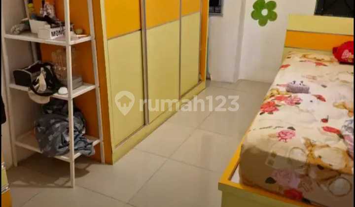 DIJUAL RUMAH HOOK MINIMALIS HADAP SELATAN DAN TIMUR UNIT LANGKA DI KALIDERES PERMAI 2