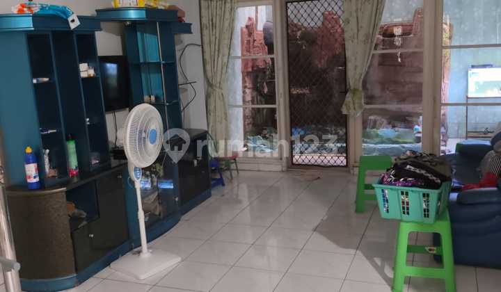 DIJUAL RUMAH BAGUS DAN TERAWAT HADAP SELATAN JARANG ADA DI TAMAN SURYA 5