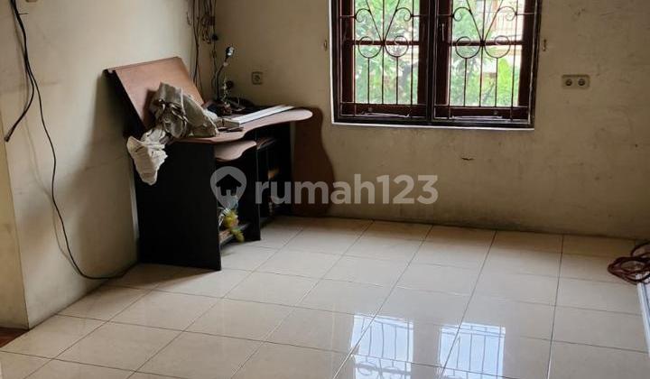 Dijual Rumah Hook Hadap Barat Laut Lokasi Bagus Jual Murah di Taman Palem Lestari 2