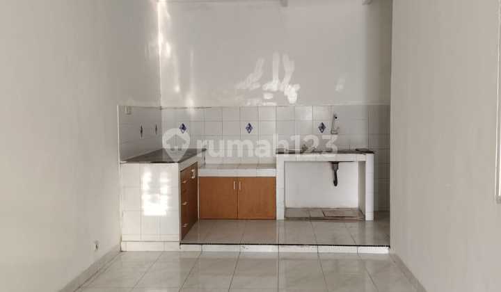 DIJUAL RUMAH CANTIK DEPAN TAMAN LOKASI BAGUS HARGA MURAH DI TAMAN SURYA 5