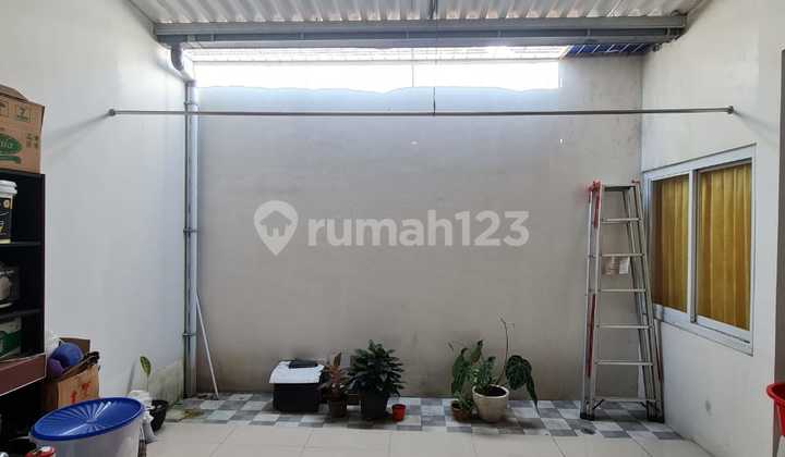 RUMAH 2 LANTAI MINIMALIS DI SWP RESIDENCE