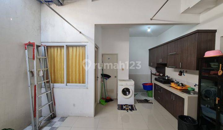 RUMAH 2 LANTAI MINIMALIS DI SWP RESIDENCE 2