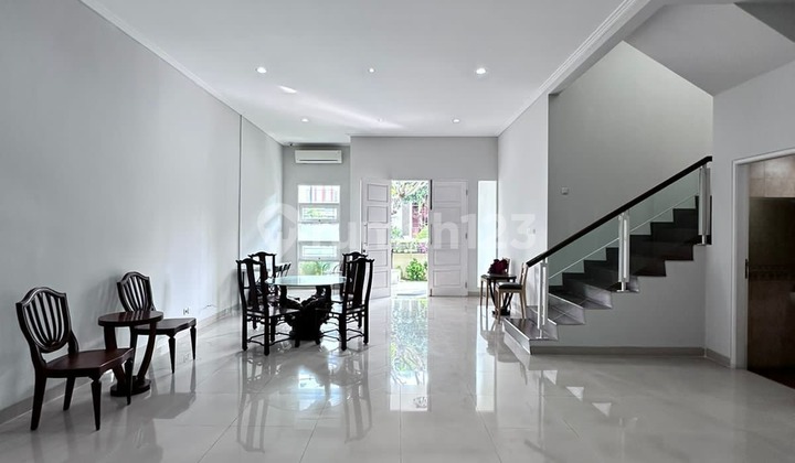 Rumah Dijul Di Pondok Indah, Jakarta Selatan